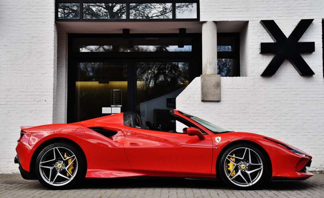 Ferrari F8 Tributo Spider 3.9 V8 BITURBO F1 Rouge M�tallis� de 