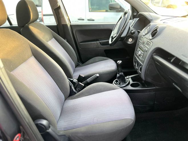 Ford Fusion Trend ct ok - distribution ok  Gris de 2007