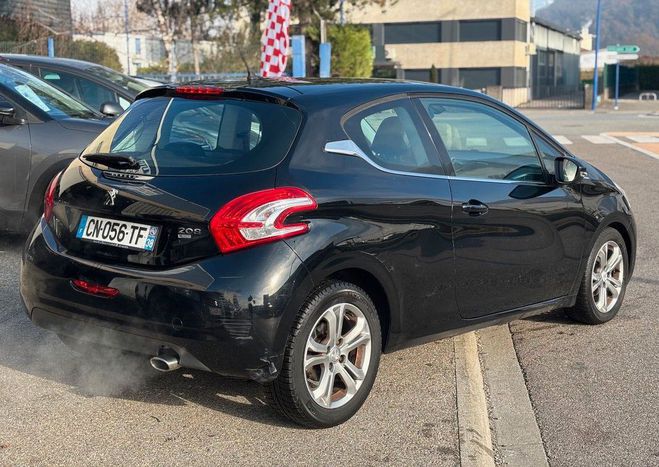 Peugeot 208 1.6 e-HDI 92ch Allure Noir de 2013