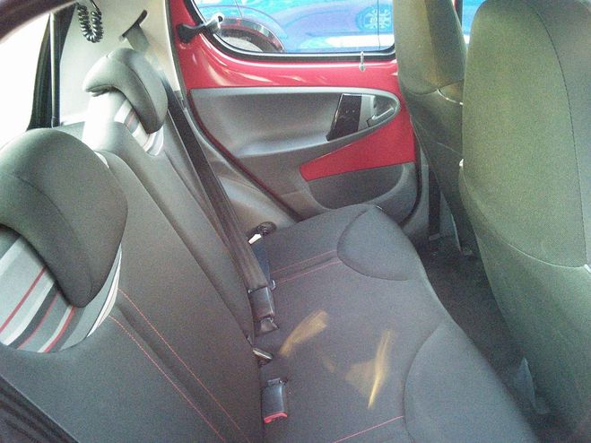 Citroen C1 1.0 68 Selection CLIM 5portes Premi�re m Rouge de 2011