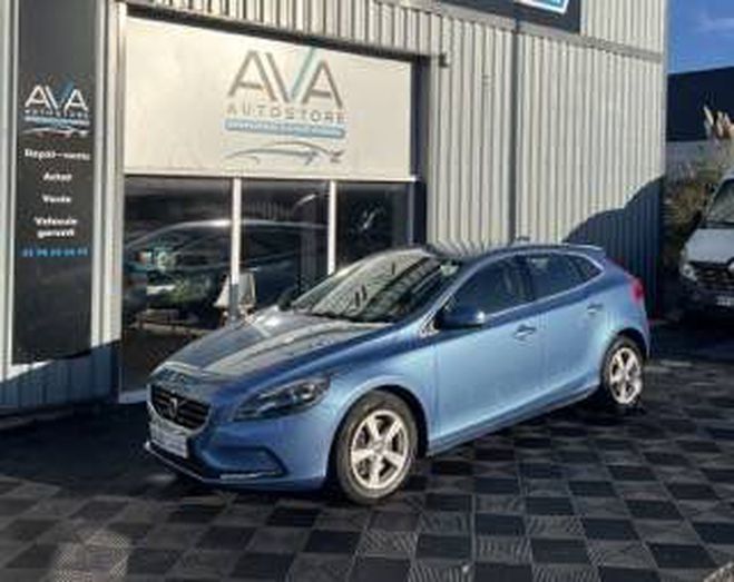 Volvo V40 II D2 120ch Momentum Geartronic 6 BLEU C de 2016