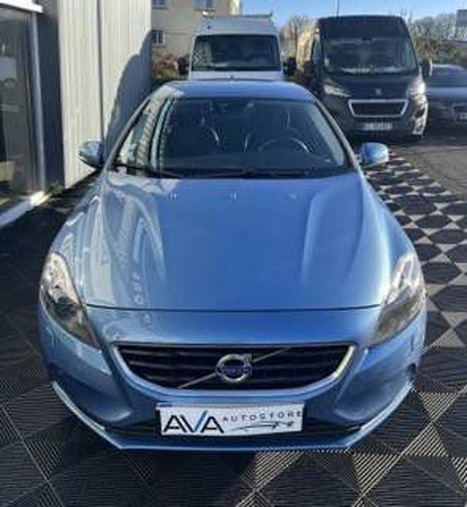 Volvo V40 II D2 120ch Momentum Geartronic 6 BLEU C de 2016