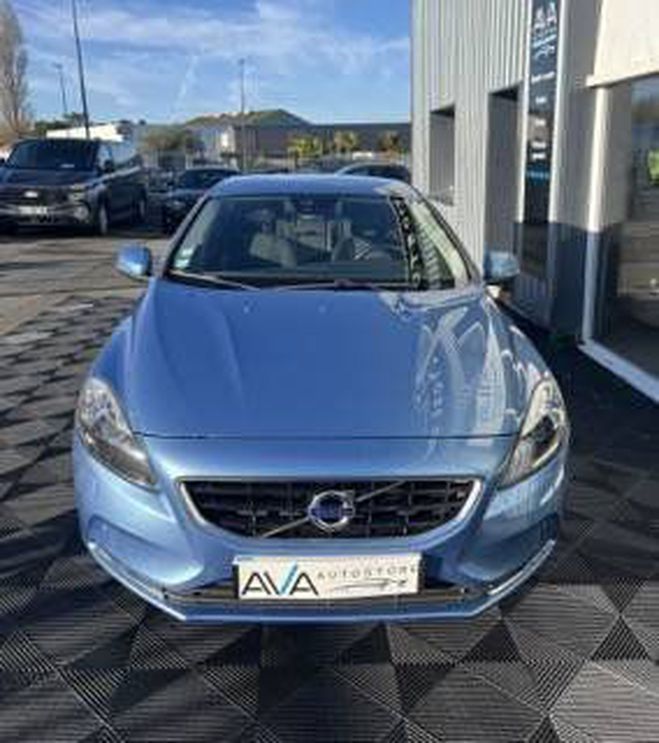 Volvo V40 II D2 120ch Momentum Geartronic 6 BLEU C de 2016