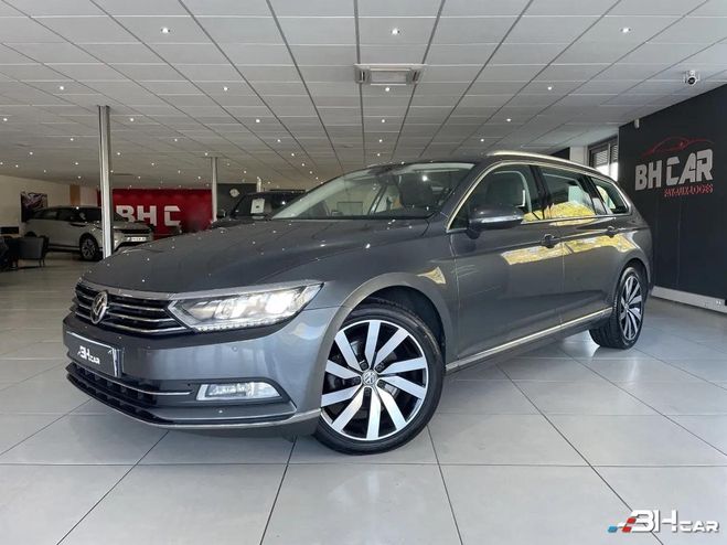 Cliquer pour voir la photo suivante Volkswagen Passat ? SW 2,0 TDI 190 CH BREAK DSG6 ATTELAGE Gris de 2015