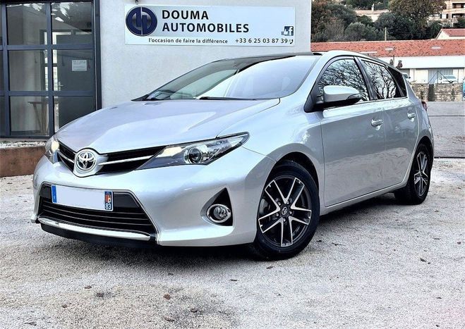Toyota Auris HSD 136H SKYBLUE Gris de 2015