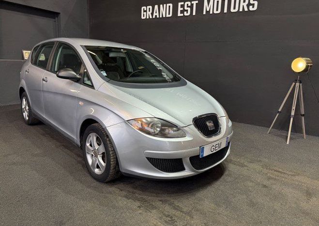 Cliquer pour voir la photo suivante Seat Altea 1.9 TDI référence (105cv) suivi d?entret Gris de 2008