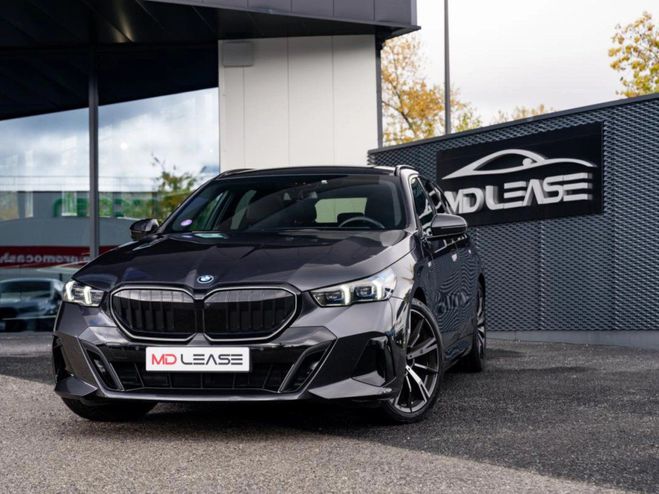 BMW Serie 5 Touring G61 530e xDrive PHEV 299 ch BVA8 Gris de 2024