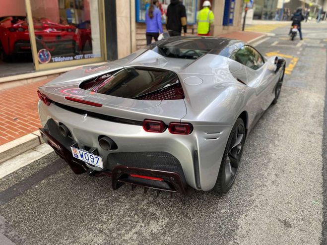 Cliquer pour voir la photo suivante Ferrari SF90 Spider 4.0 V8 780 TAYLOR MADE Gris de 2024