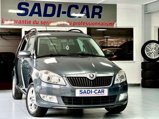 Cliquer pour voir la photo suivante Skoda Roomster 1.2 TSI 105cv AMBITION Gris Métallisé de