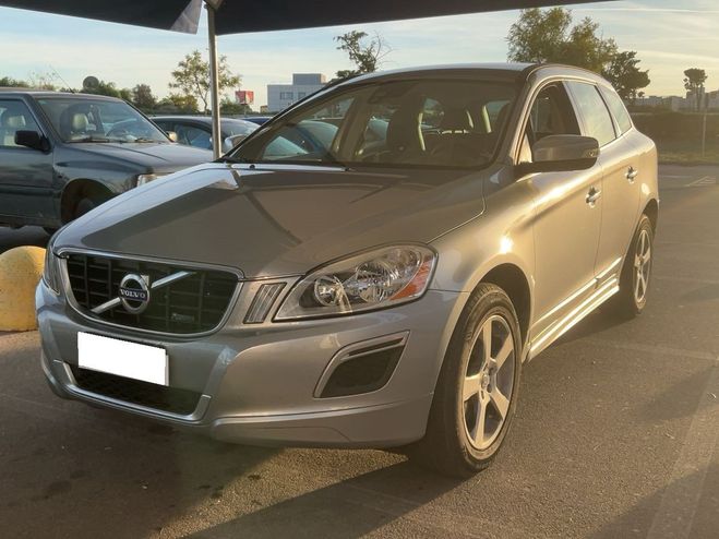 Volvo XC60 2.4 D3 163 R-Design AWD Geartronic 63000 Beige de 2011