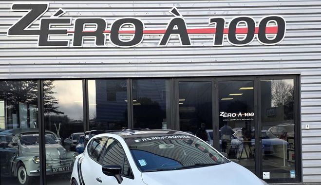 Renault Clio RS 4 TROPHY 220CH Blanc de 2016