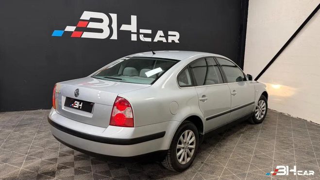 Volkswagen Passat  Gris de 2001