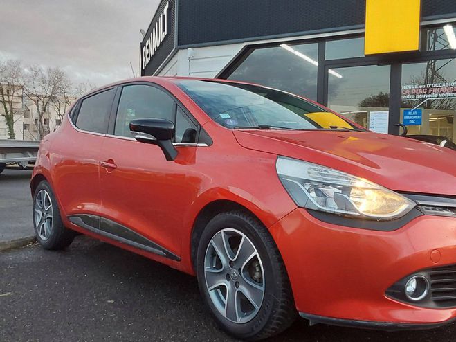 Cliquer pour voir la photo suivante Renault Clio IV (B98) 0.9 TCe 90ch Graphite eco² ROUGE de 2014