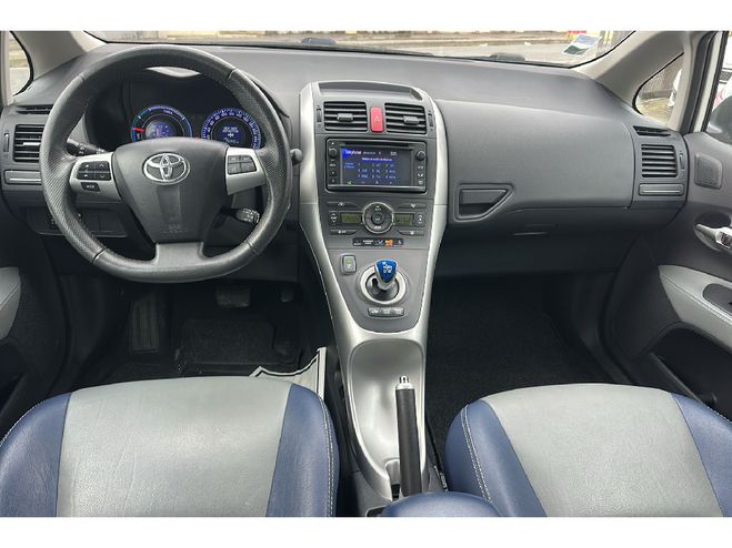 Toyota Auris Hybride 136h Style Blanche de 2012
