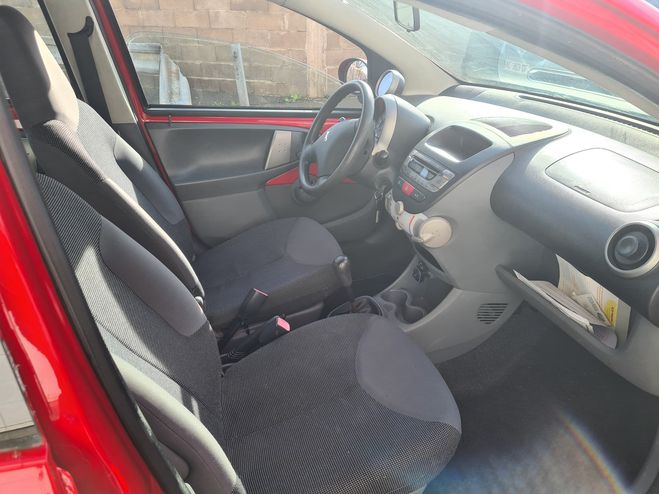 Peugeot 107 1.0 URBAN 2990e Rouge de 2006
