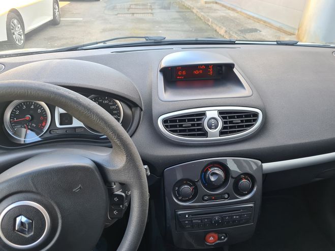 Renault Clio 1.2 75 CV  5490e CARNET ET FACTURE OK ID Gris clair de 2011