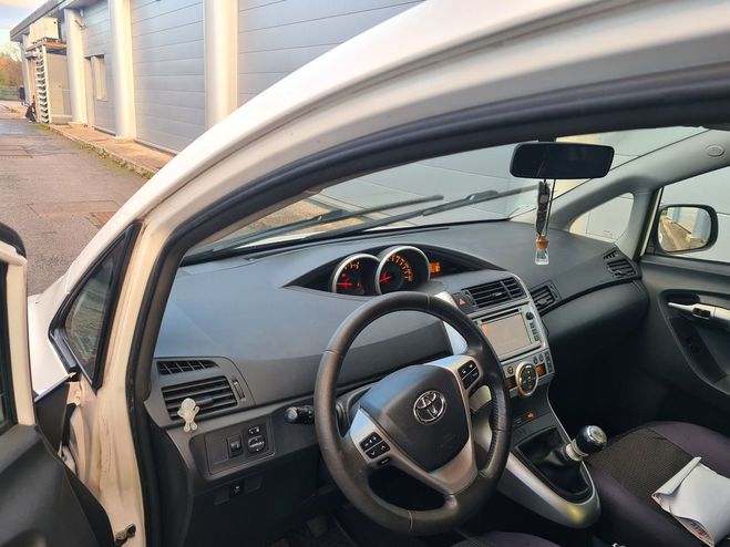 Toyota Verso 2.0 d4d 7 PLACES CAMERA DE RECUL MOTEUR  Blanc de 2012