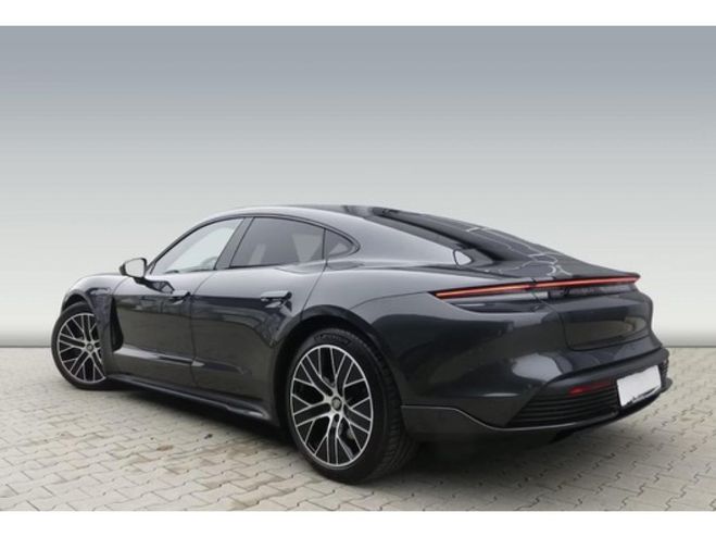 Porsche Taycan Electric BERLINE . 408 cv Noir metallise� de 2022