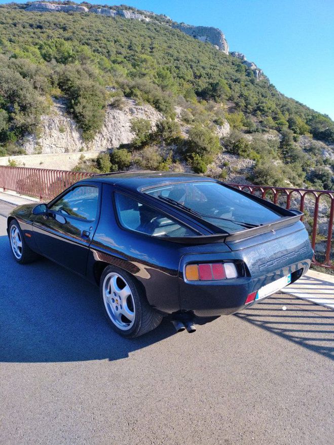 Porsche 928 S 4.7L 310 ch Bleu Marine de 1986