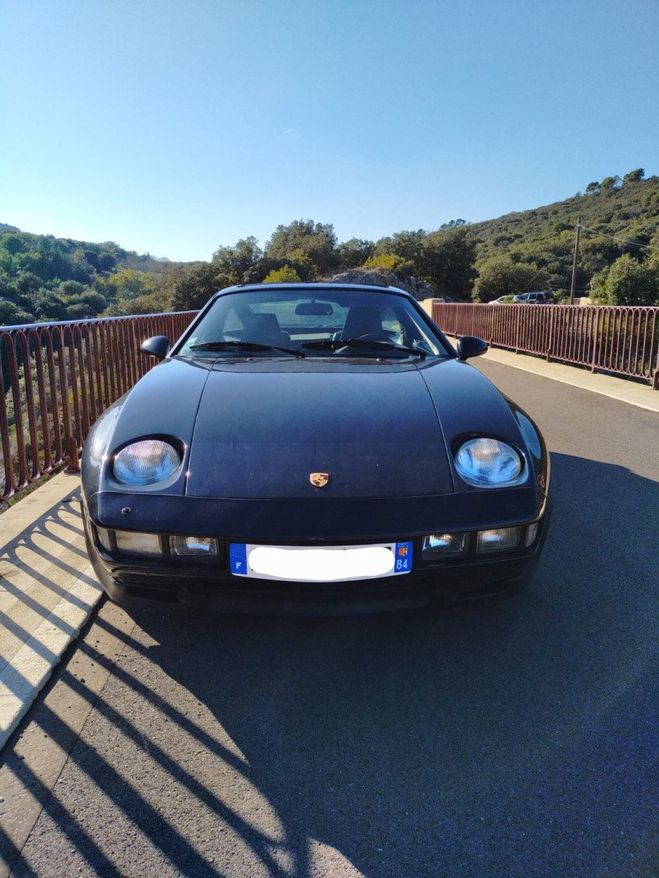 Porsche 928 S 4.7L 310 ch Bleu Marine de 1986