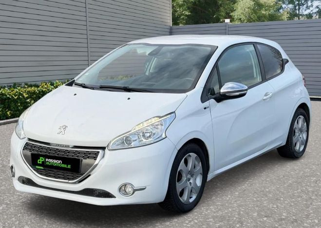 Peugeot 208 1.6L HDI 5 places Blanc de 2014