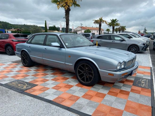 Jaguar XJR 4.0 V6 326 cv Gris Clair de 1996