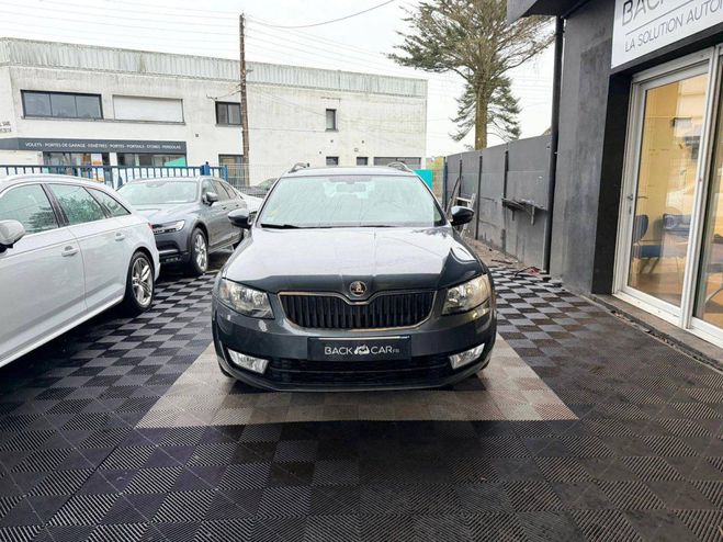 Skoda Octavia Combi 1.6 TDI 105 ch CR FAP Green Tec Bu GRIS FONCE de 2014