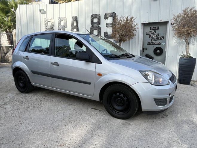 Ford Fiesta 1.25i Fun GRIS CLAIR de 2008