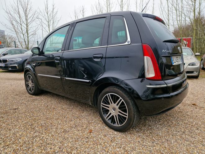 Lancia Musa II 1.3 Multijet 16v 95 DPF Stop&Start 5t NOIR de 2011