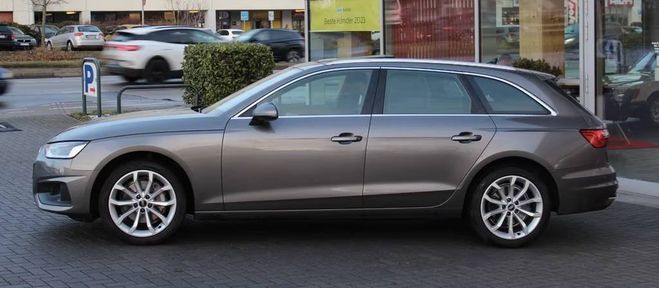 Audi A4 Avant 40 TDI qu. S-Line Pano AHK 18