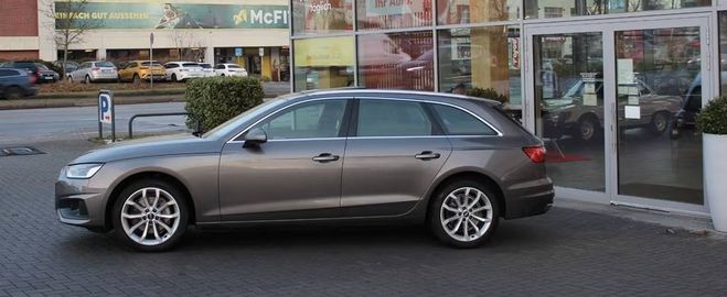 Audi A4 Avant 40 TDI qu. S-Line Pano AHK 18