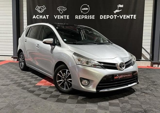 Toyota Verso 112 D-4D FAP Feel 5 places Gris de 2015