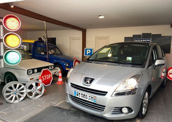  Voir d&eacute;tails -Peugeot 5008 1.6 HDI 112 FAP Family 5 Places &agrave; Nanteuil-l�s-Meaux (77)