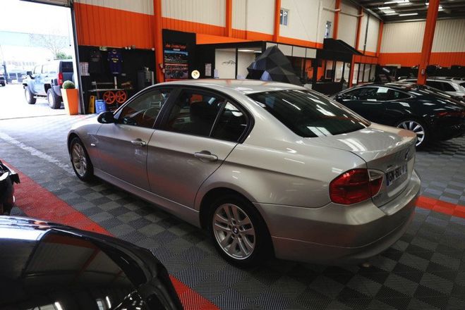 BMW Serie 3 (E90) 318D 122CH CONFORT Gris C de 2007