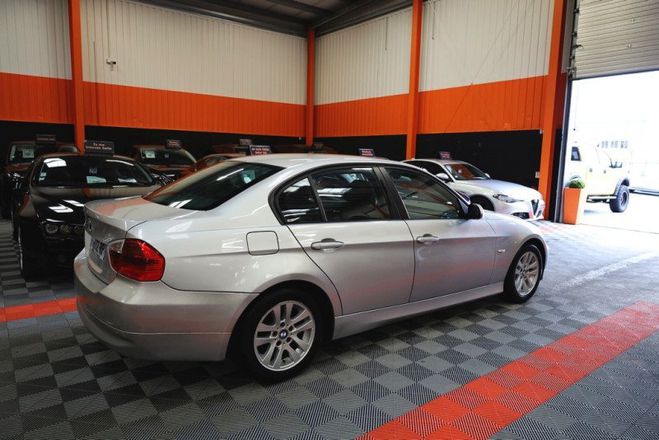 BMW Serie 3 (E90) 318D 122CH CONFORT Gris C de 2007