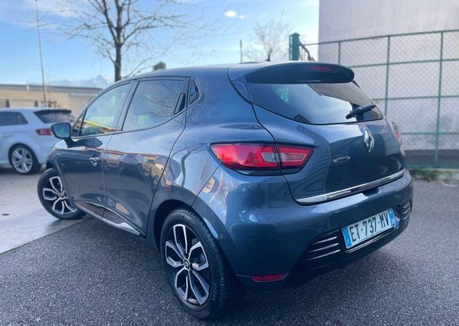 Renault Clio 4 (2) 0.9 TCe 90ch Energy Limited 1ere M Gris de 2018