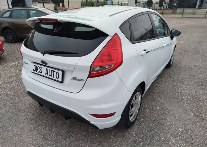 Ford Fiesta VI 5 portes 1.6 TDCi 16V 90 CV Blanc de 2009