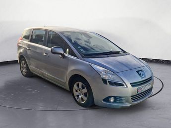  Voir d&eacute;tails -Peugeot 5008 premium 7pl 1.6 hdi 112ch fap bvm6 kit d &agrave; Villers-Saint-Paul (60)