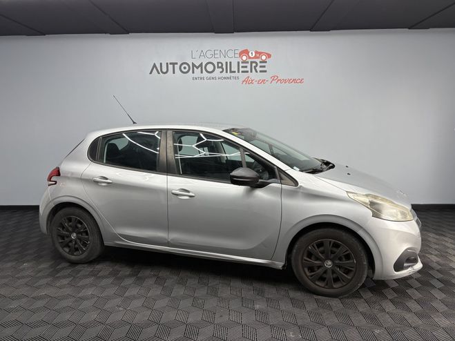Peugeot 208 I Phase 2 5 Portes 1.2 VTi 82 CV Gris de 2015