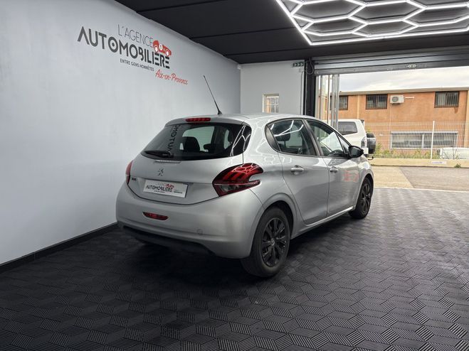 Peugeot 208 I Phase 2 5 Portes 1.2 VTi 82 CV Gris de 2015