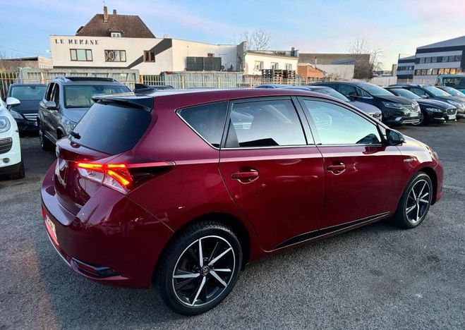 Toyota Auris HSD 136H COLLECTION Rouge de 2019