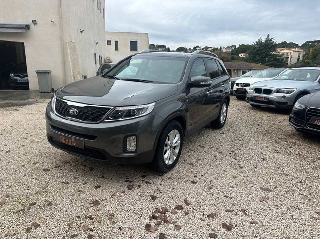 Kia Sorento 2.0 CRDI 150 PREMIUM NAVI gris metal de 2014