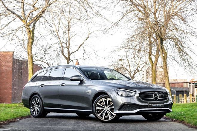 Cliquer pour voir la photo suivante Mercedes Classe E 300 de T Avantgarde Gris Métallisé de