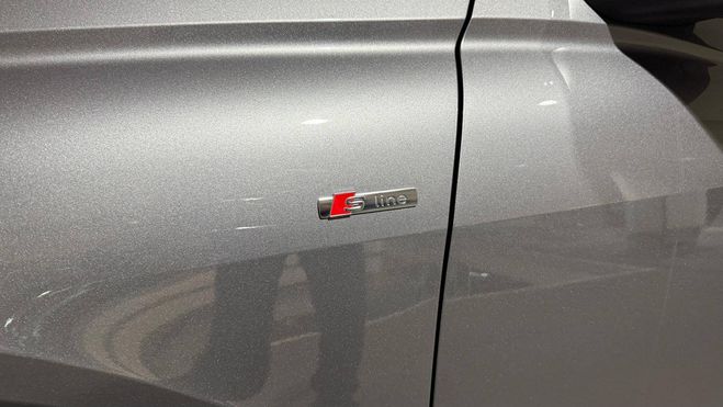 Audi Q4 E-Tron 40 204 ch 82 kWh S line Gris de 2023