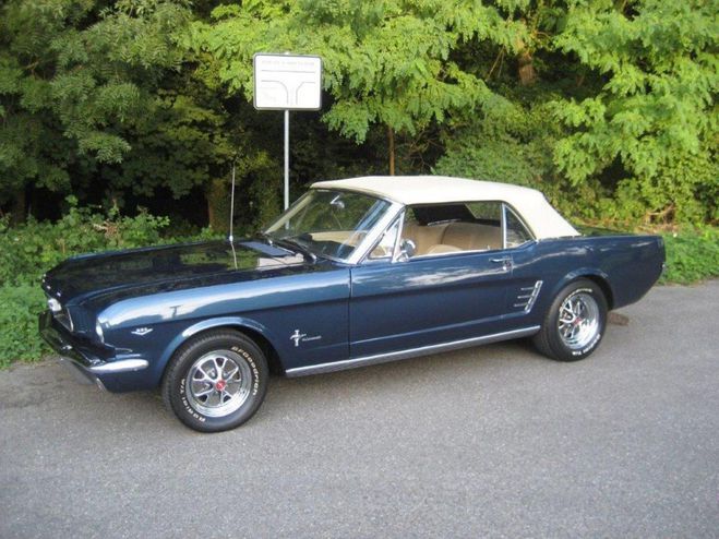 Ford Mustang cabriolet code C, peinture, capote et in BLEU de 1966