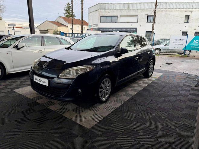 Renault Megane III BERLINE 2.0 16V 140 Dynamique CVT GRIS FONCE de 2009