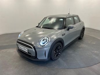  Voir d&eacute;tails -Mini Cooper 5 portes HATCH F55 LCI II One 102 ch DKG &agrave; Quimper (29)