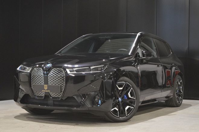 BMW iX M60 Toutes options - 1 MAIN - TVA - 9.00 noir de 2023