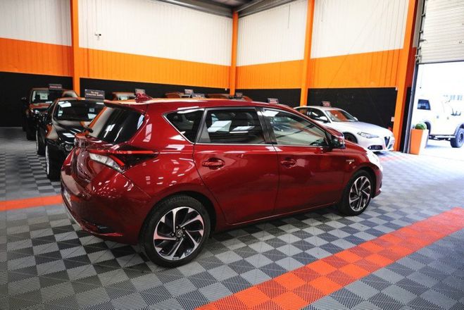 Toyota Auris HSD 136H DESIGN Rouge de 2017