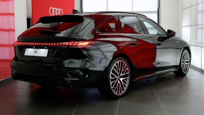 Audi A5 AVANT TFSI 204 ch S tronic 7 S line Noir de 2025